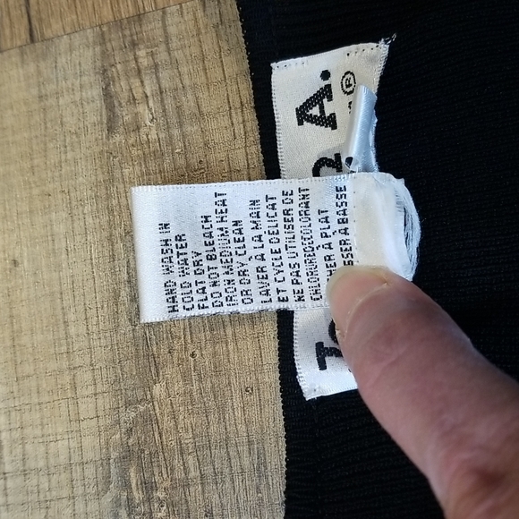 JOSEPH A. Black Viscose V-Neck Shirt Top with Crocheted Sleeves - Picture 8 of 10